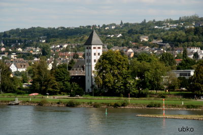 Johannes-Kloster in Lahnstein, Lahnmündung in den Rhein gegenüber Koblenz-Stolzenfels